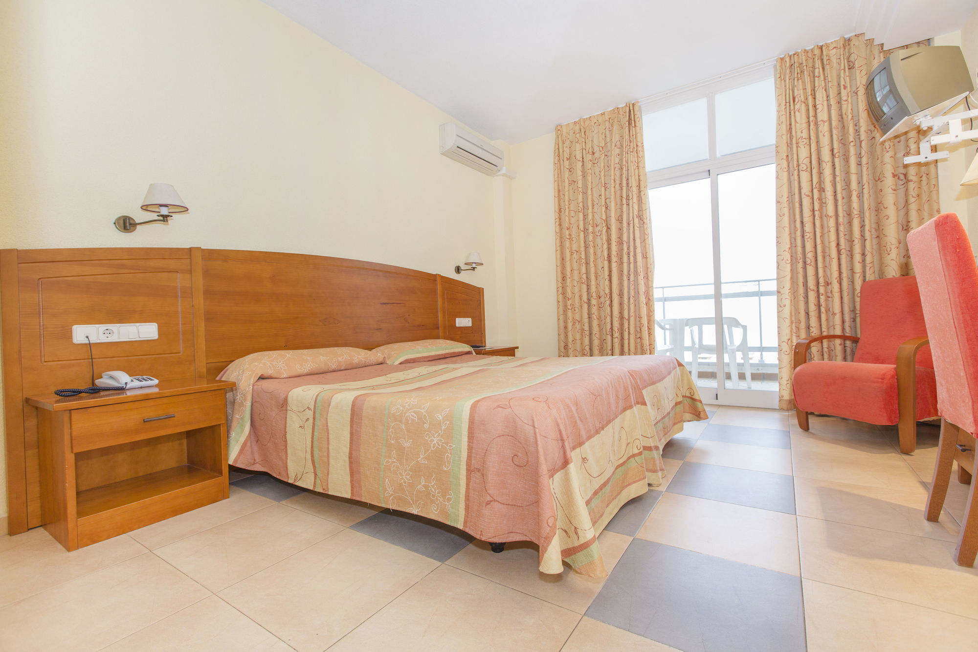 Hotel Tres Anclas Gandia Exterior photo